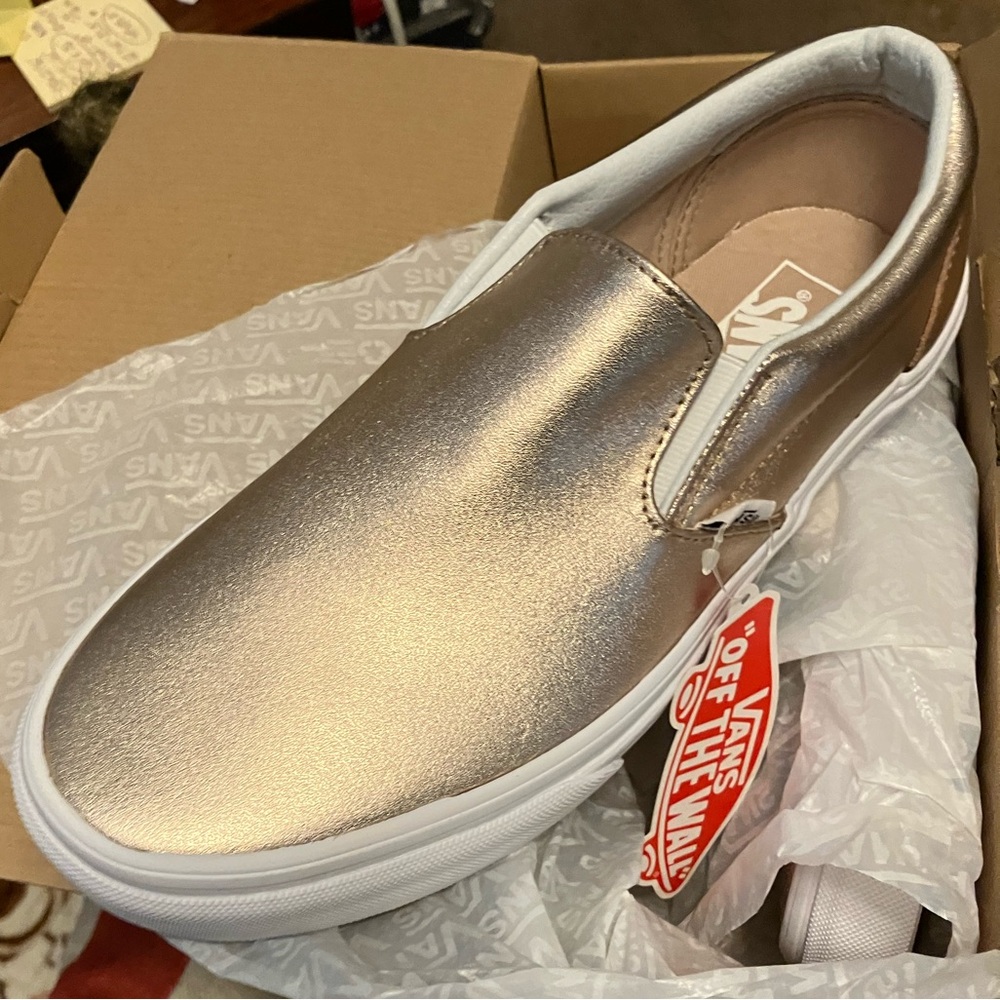 NWT Metallic Leather Rose Gold Vans Women’s 9.5